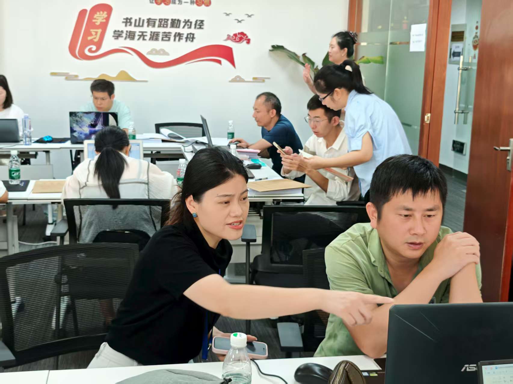 1774605242176221.jpg d10fe405ec3d70a5047f901bedf65be.jpg